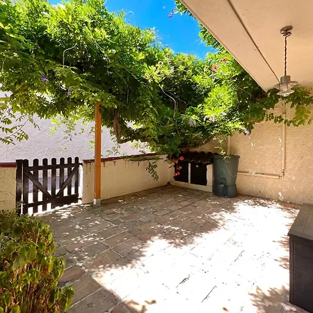 Holiday home Maison 12 Personnes Max Proche Et Parkings Gratuits Le Grau-du-Roi