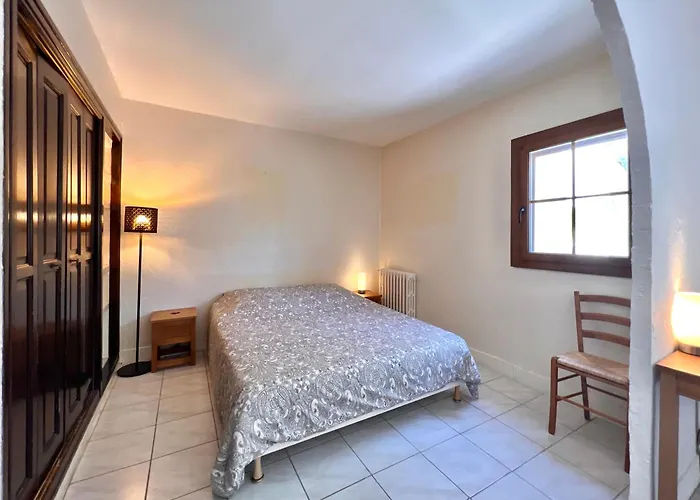 Maison 12 Personnes Max Proche Et Parkings Gratuits بيت للعطل *